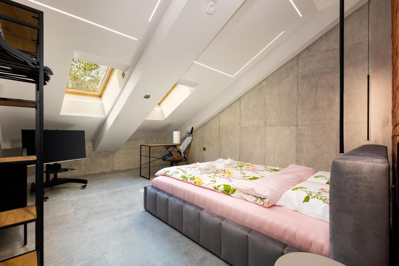 Industrial-Style 2Bd Loft With Parking Spot By Flat Mаnager Apartment Plovdiv Exterior photo